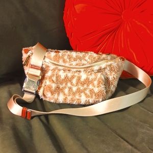 Michael Kors Erin Md Waist Pack Crossbody Bag